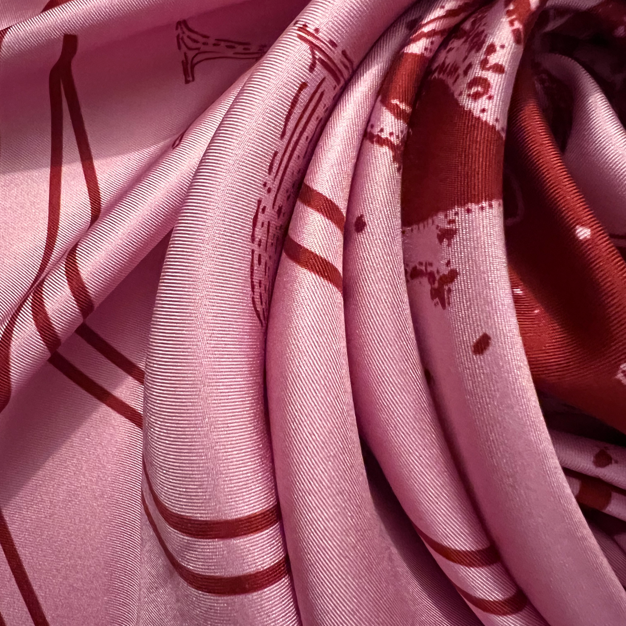 zoom on pink silk twill fabric
