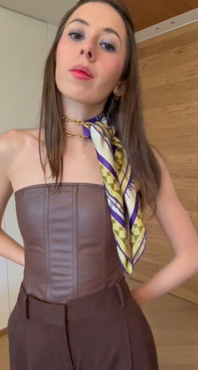 tutorial how to wear a silk square scarf and a chain necklace around your neck